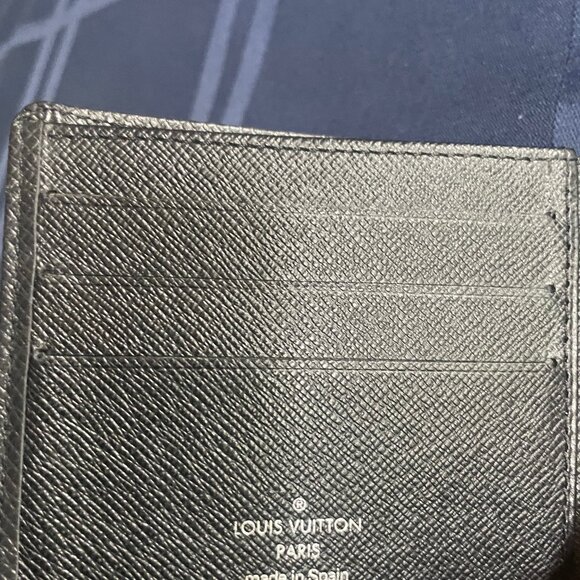 Louis Vuitton Men's Taiga Multiple Wallet - Picture 2 of 4